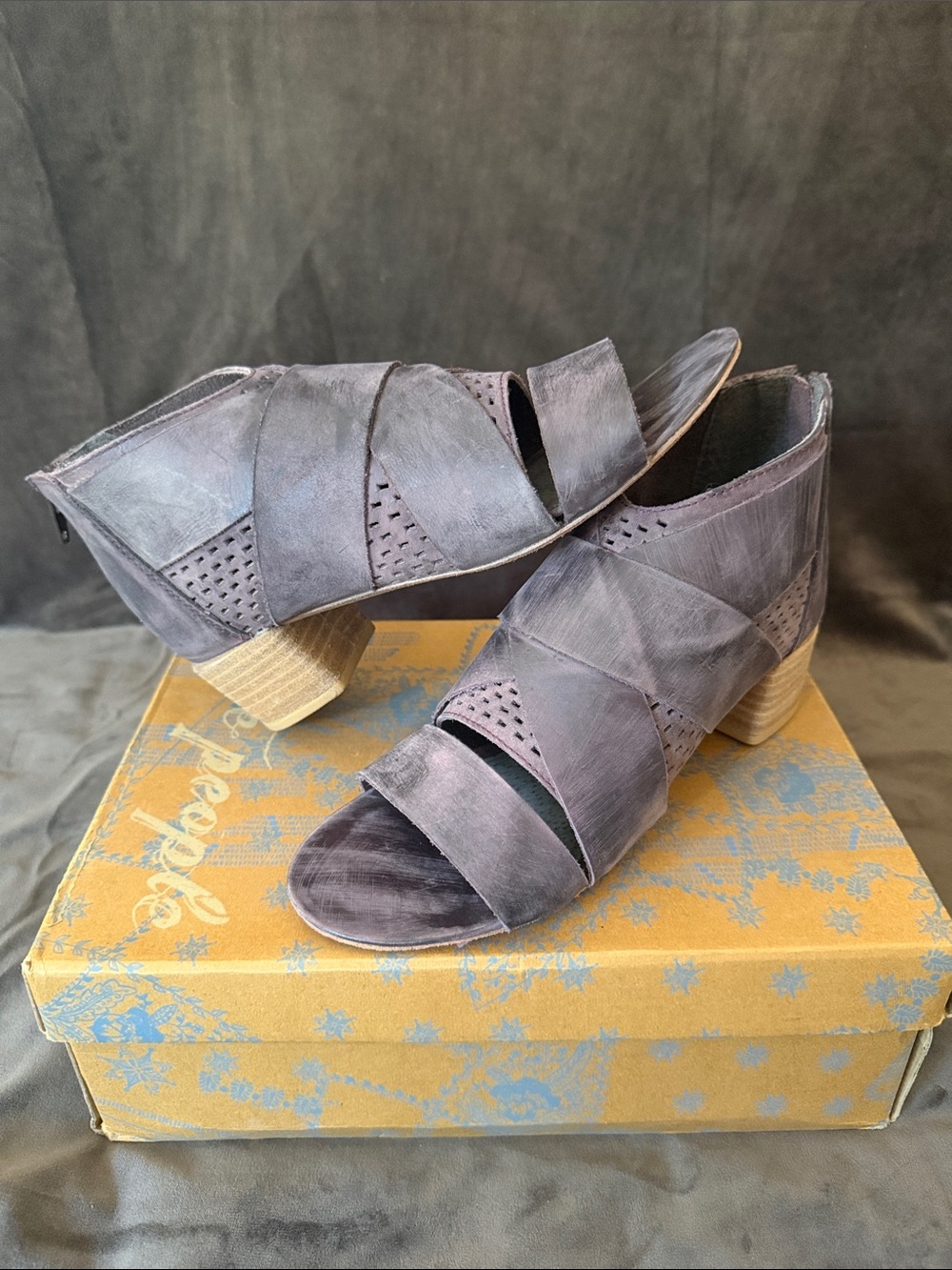 Free People Taupe Suede Crisscross Block Heel Sandals Leather Size 38/7.5
